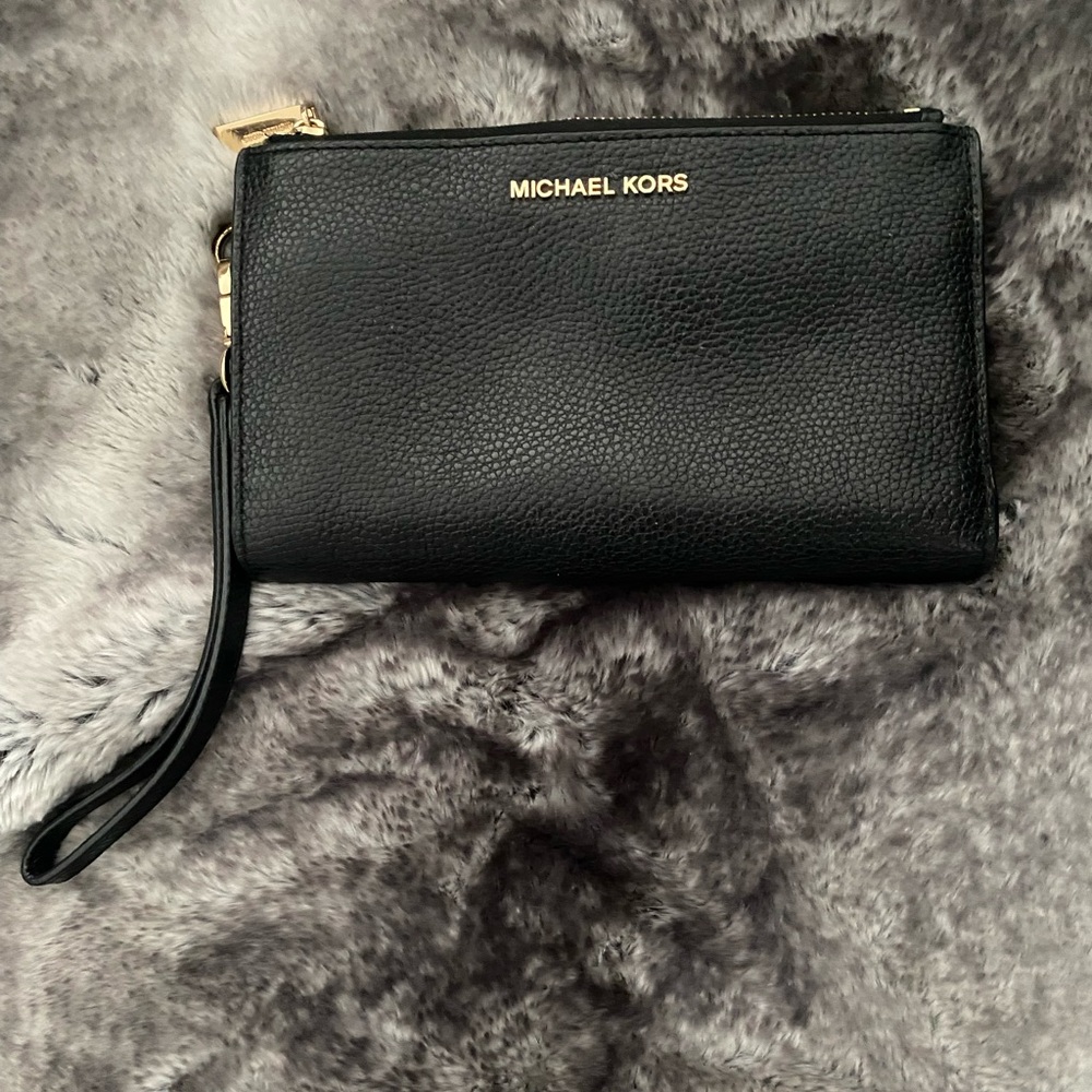 Michael Kors Wristlet Wallet